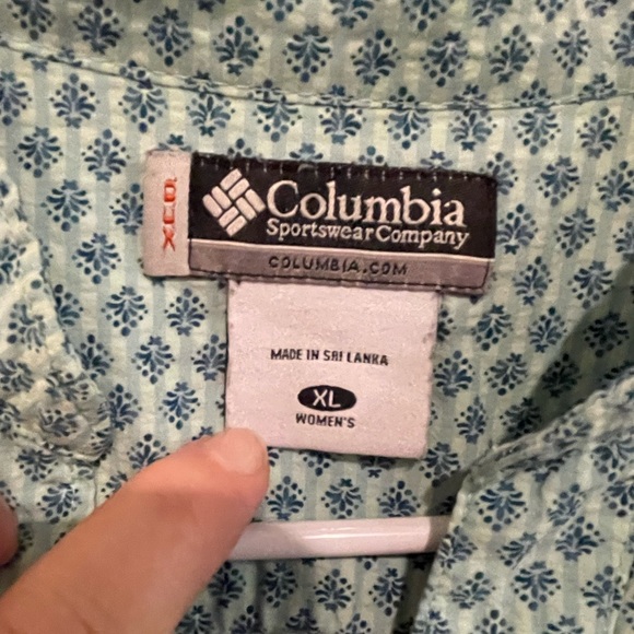 Women’s XCO Columbia snap down shirt. Mint with mini-print.  Size XL - Picture 4 of 5